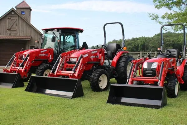 Read more about the article The Pros Of Attaching A Front Loader To Your Tractor